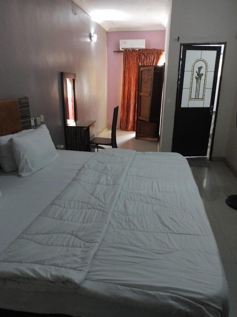 Nippon Diamond Suites image