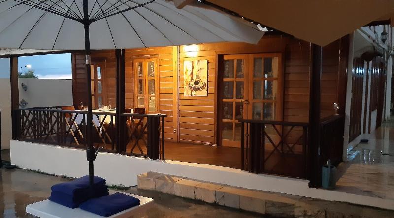 Island House Curacao image