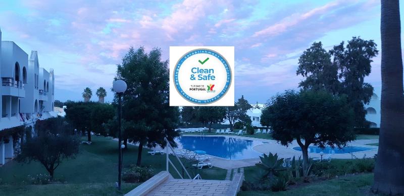 Jeannies Oura Estrela Apartamentos image