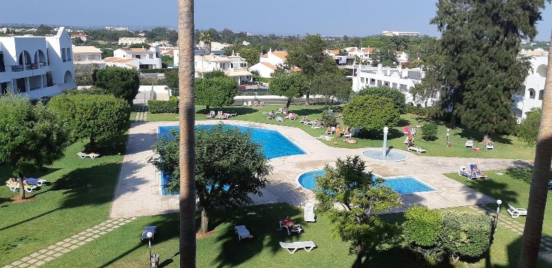 Jeannies Oura Estrela Apartamentos image