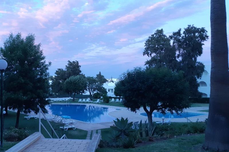 Jeannies Oura Estrela Apartamentos image