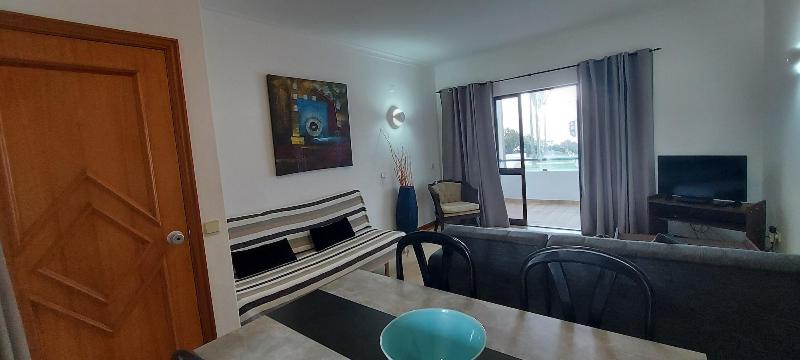 Jeannies Oura Estrela Apartamentos image