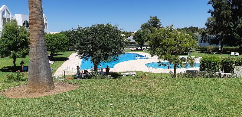 Jeannies Oura Estrela Apartamentos image