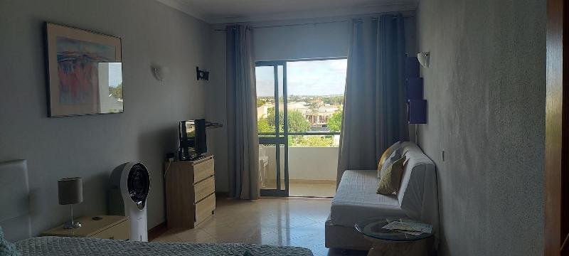Jeannies Oura Estrela Apartamentos image