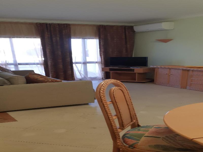 Jeannies Oura Estrela Apartamentos image