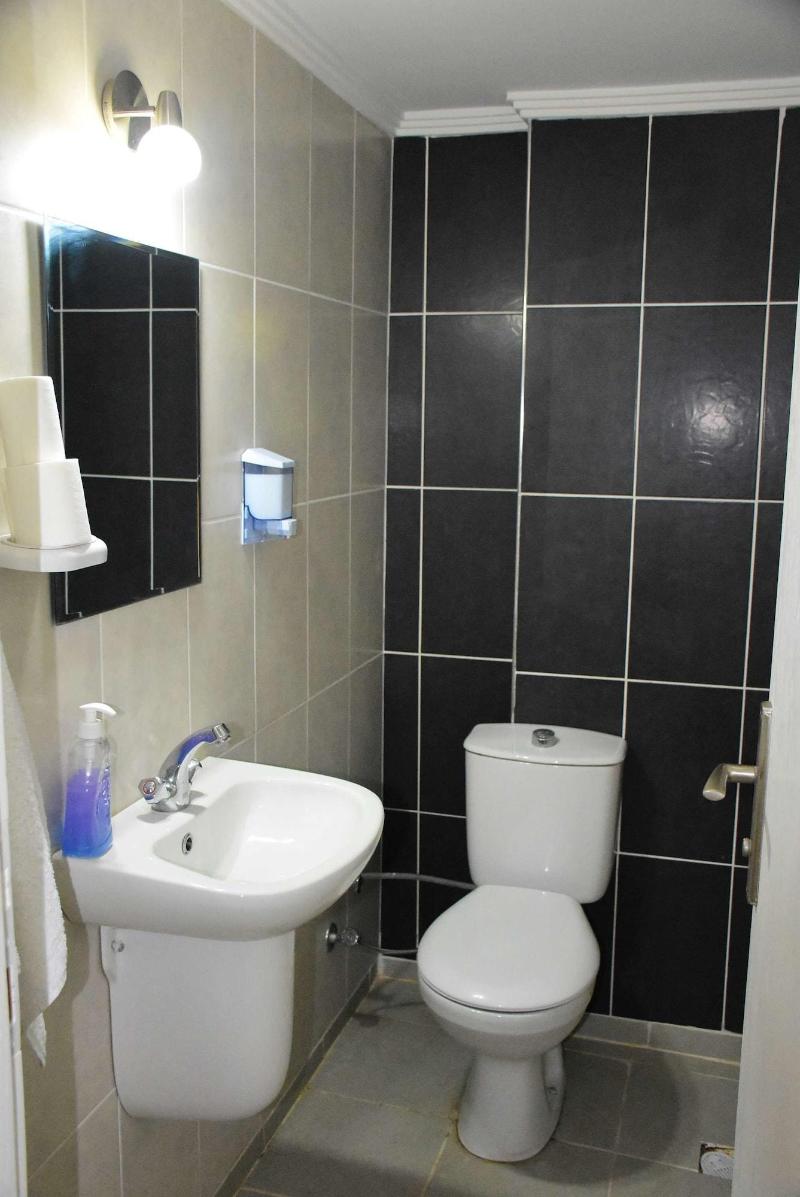 Burhaniye Merkez Otel image
