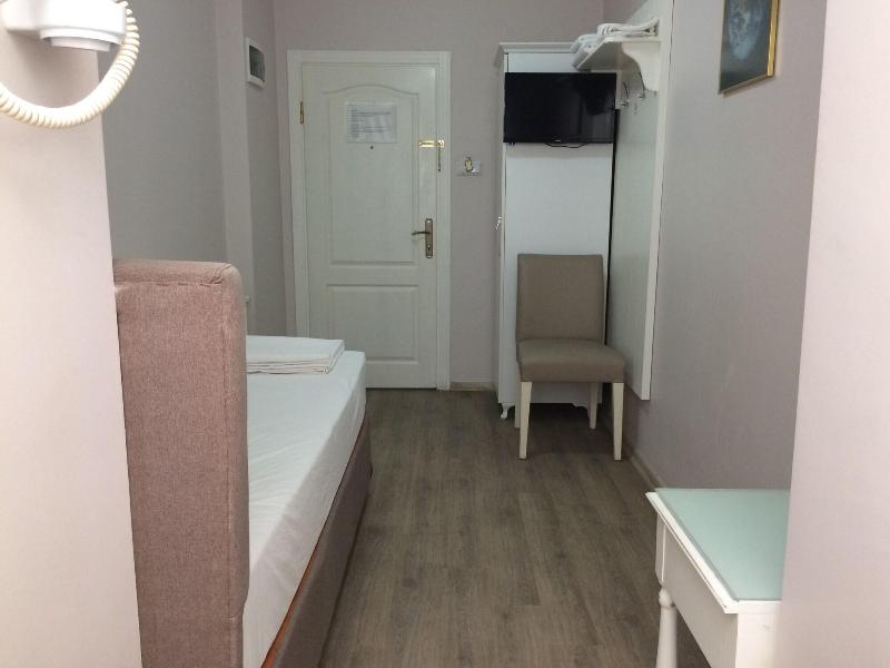Burhaniye Merkez Otel image
