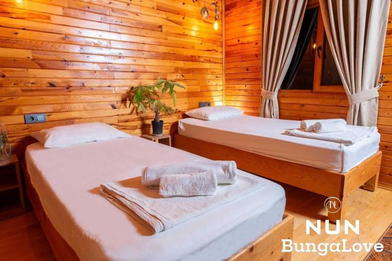 BUNGALOW DELUXE TWO BEDS