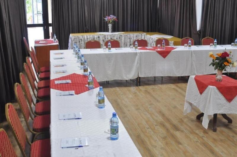 Maxoil Hotel image