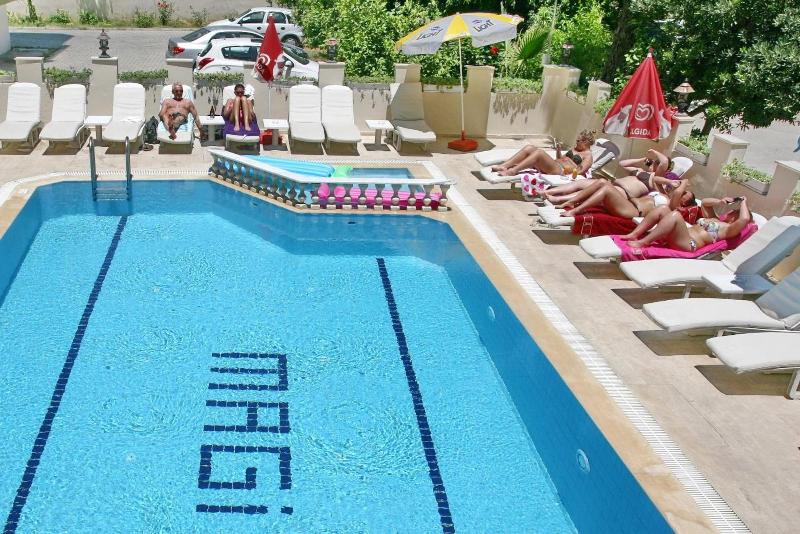 Magi Apart Hotel image