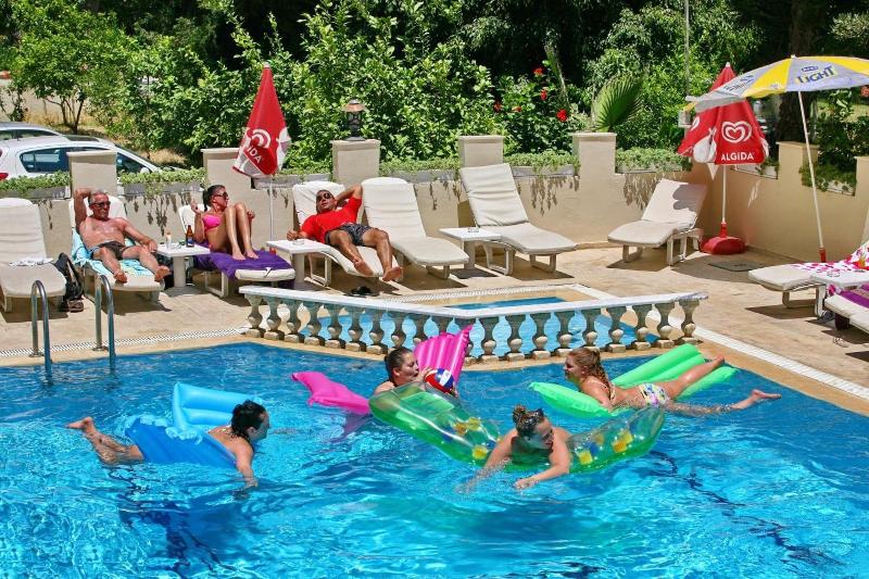 Magi Apart Hotel image