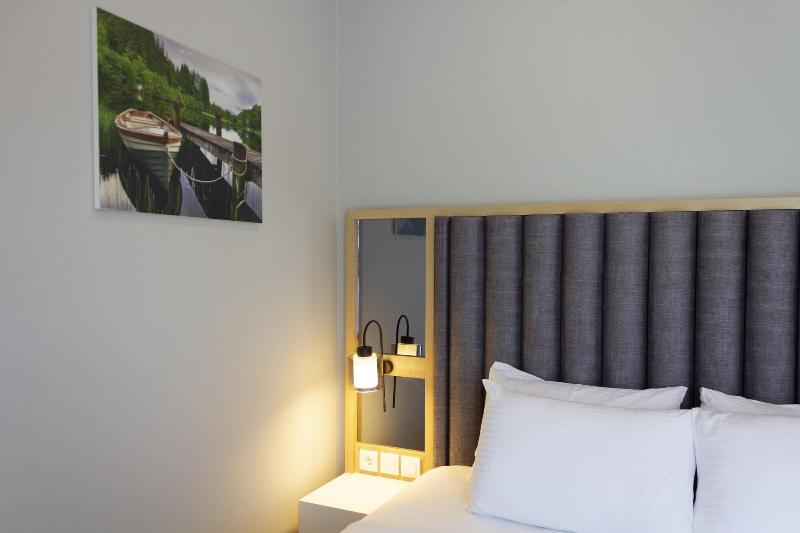 L'opera Deluxe Hotel image