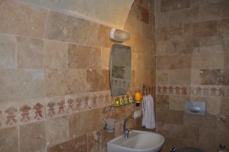 Coco Cave Hotel image