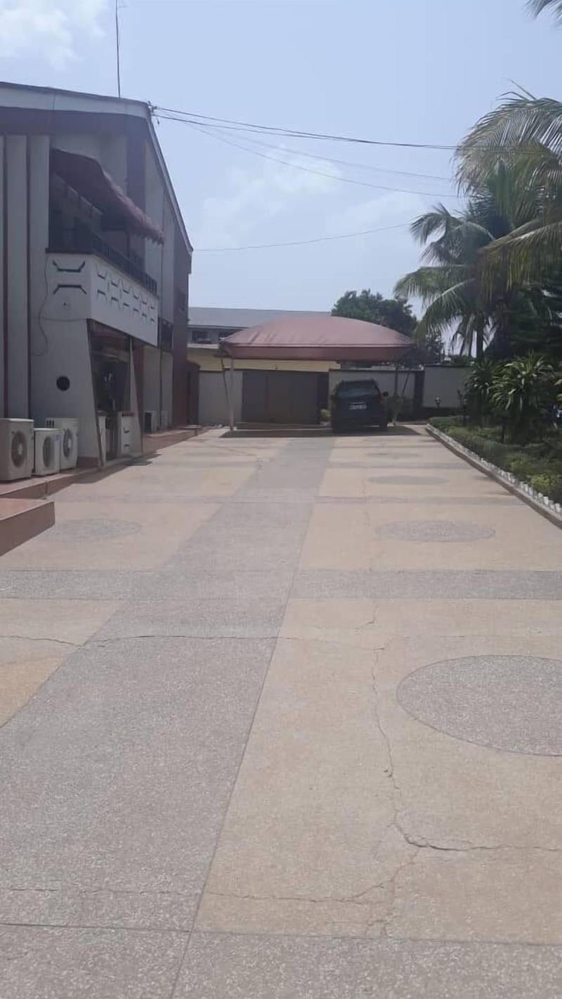 Larosa Executive Guest House image