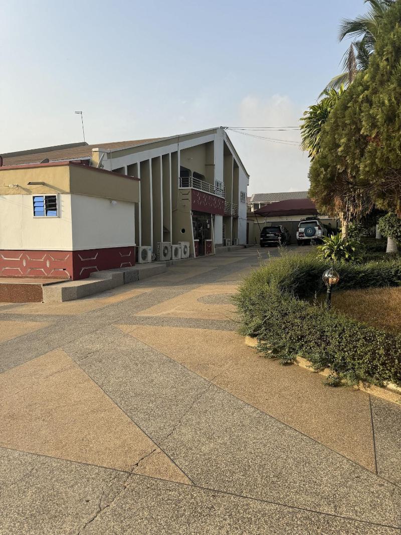 Larosa Executive Guest House image