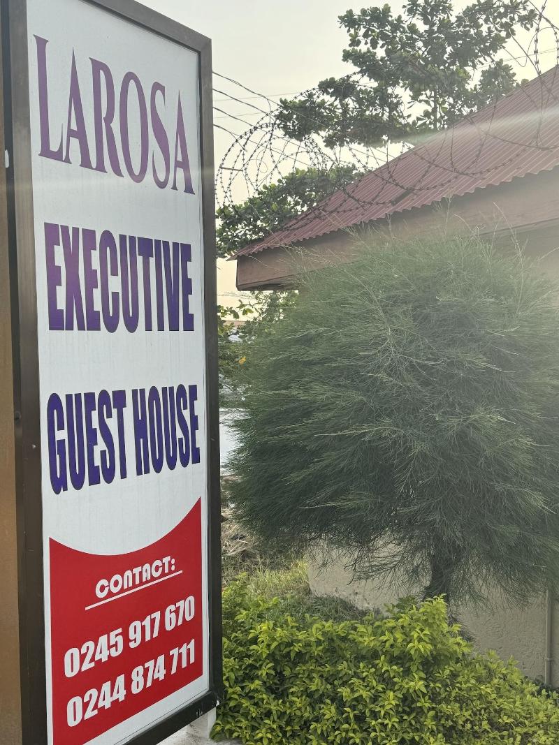 Larosa Executive Guest House image
