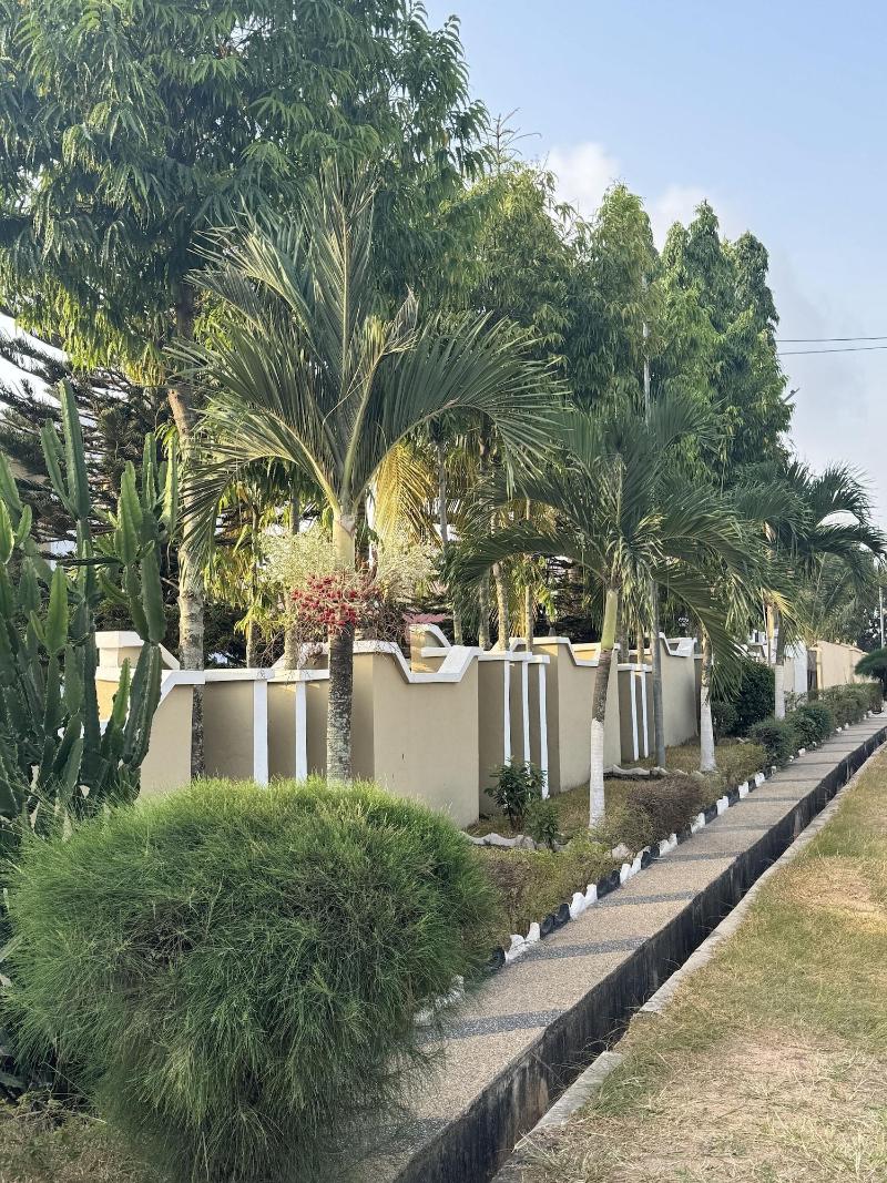Larosa Executive Guest House image