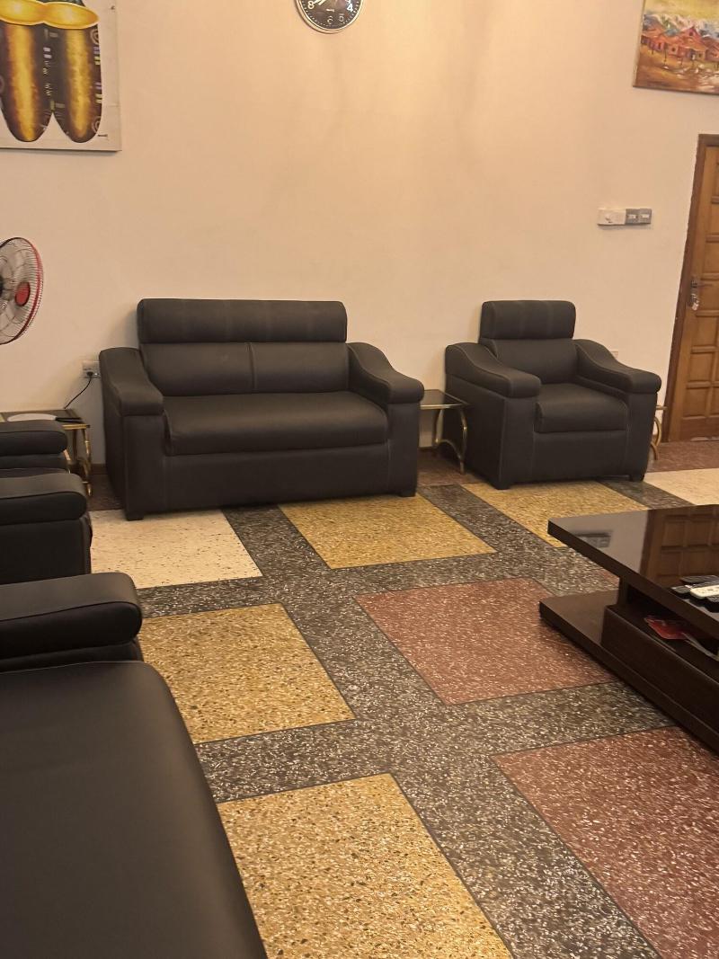 Larosa Executive Guest House image