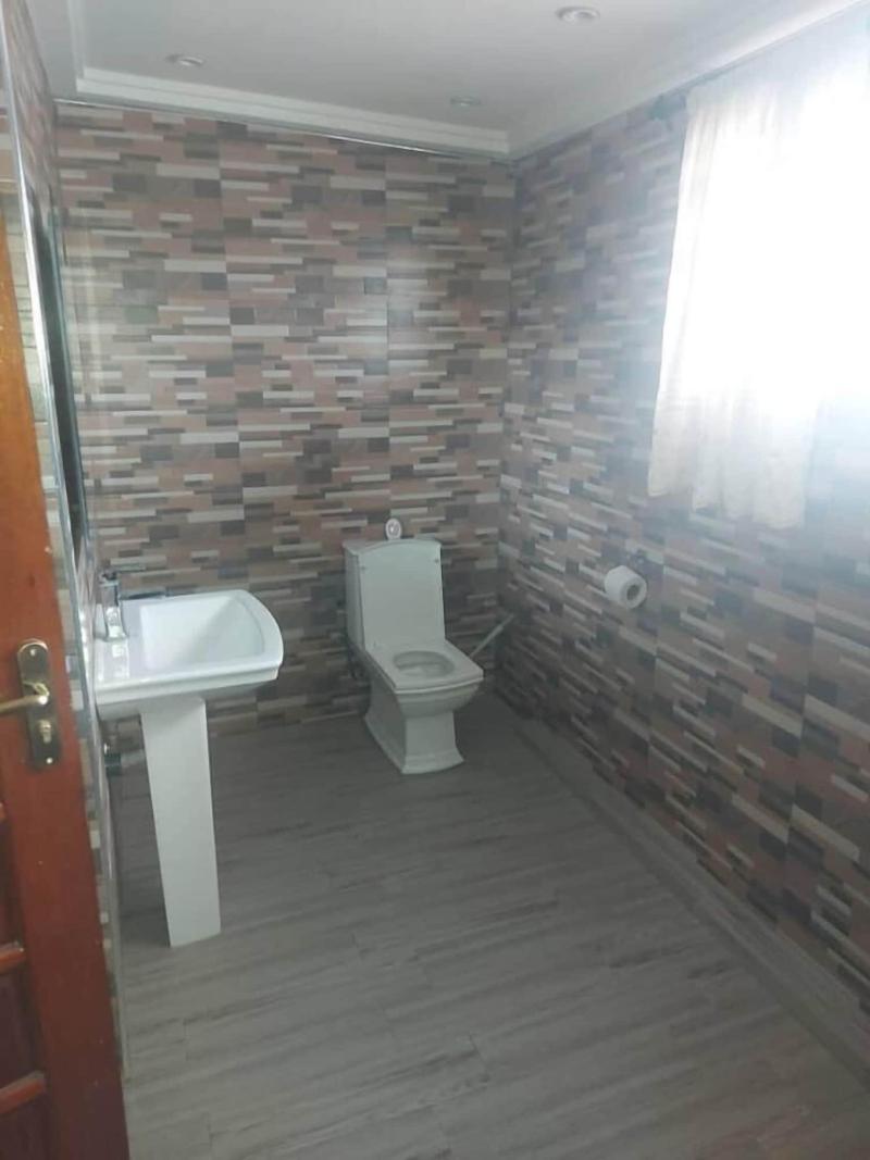 Larosa Executive Guest House image