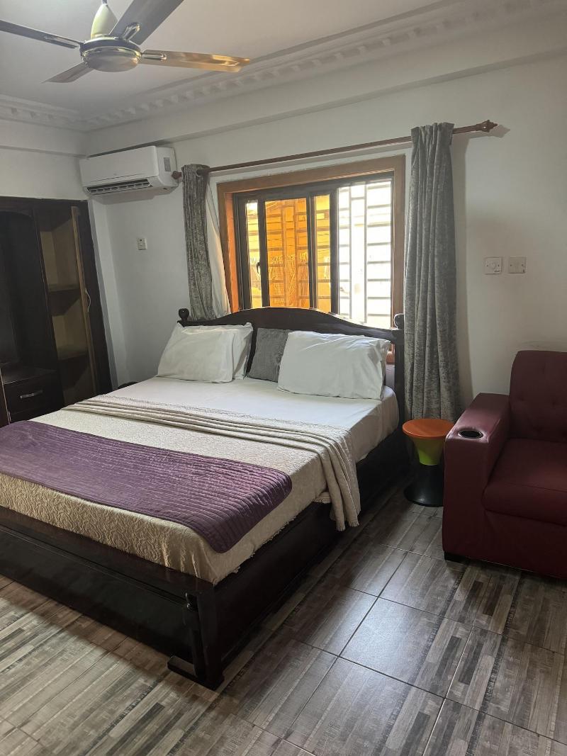 Larosa Executive Guest House image