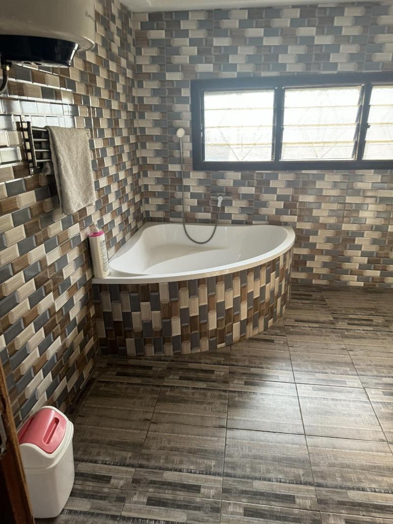 Larosa Executive Guest House image