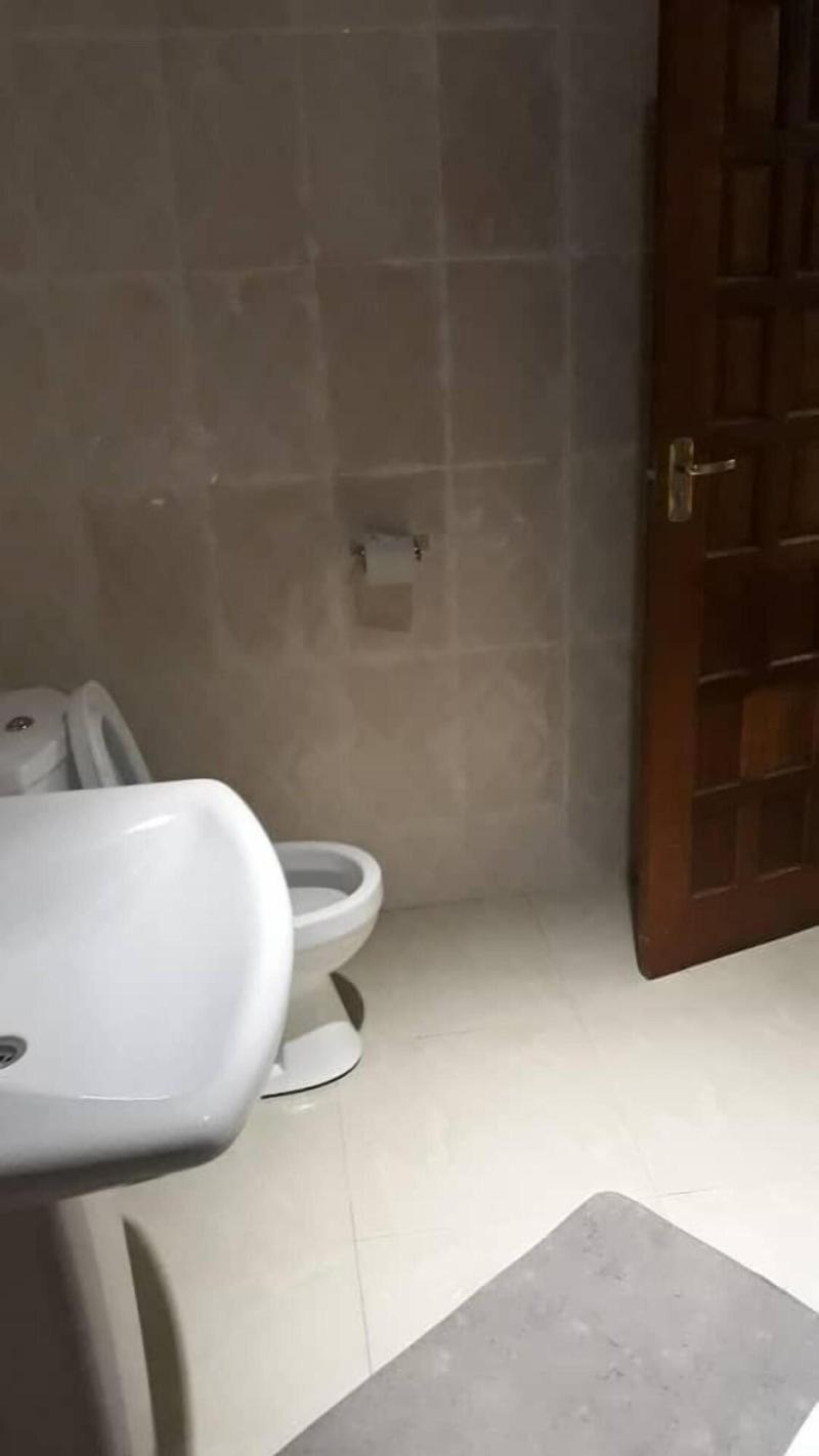 Larosa Executive Guest House image