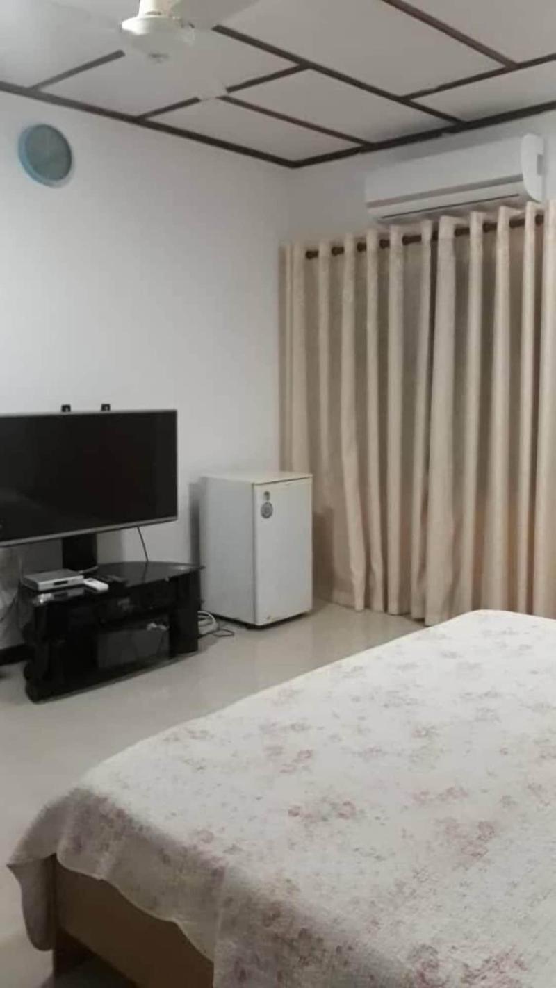 Larosa Executive Guest House image