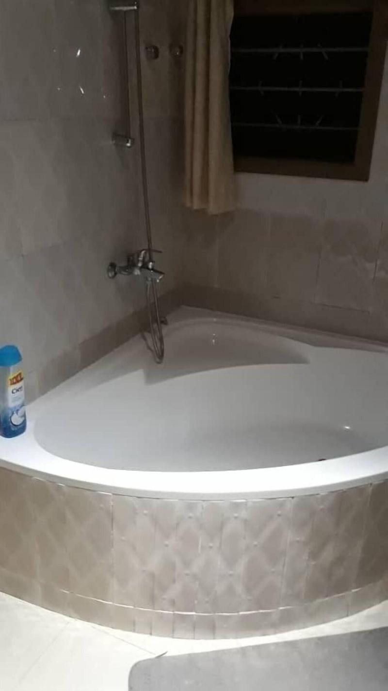 Larosa Executive Guest House image