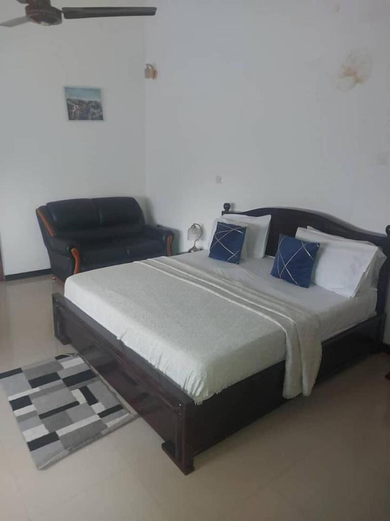Larosa Executive Guest House image