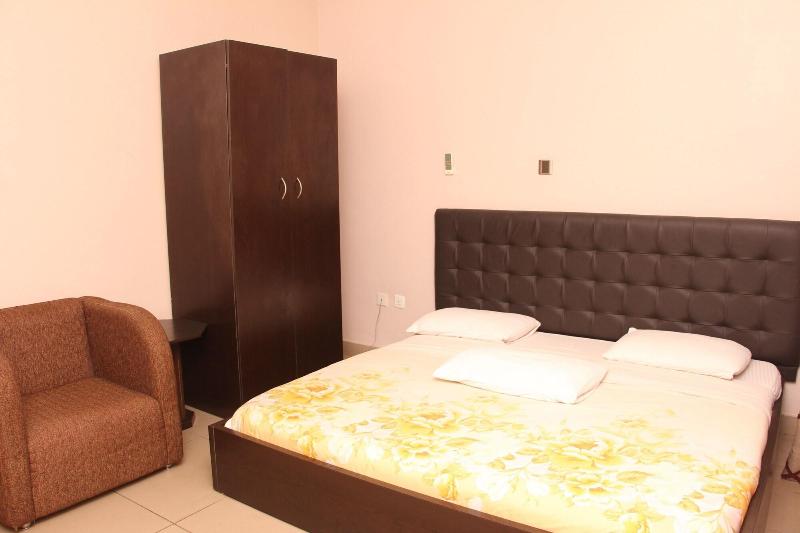 Kriscane Suites Annex — photo 2