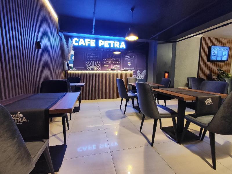 Petra Hotel Tuzla image