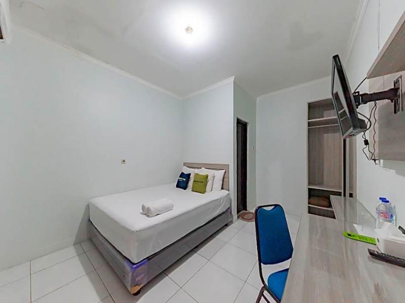 Urbanview Hotel Sunday Cirebon image