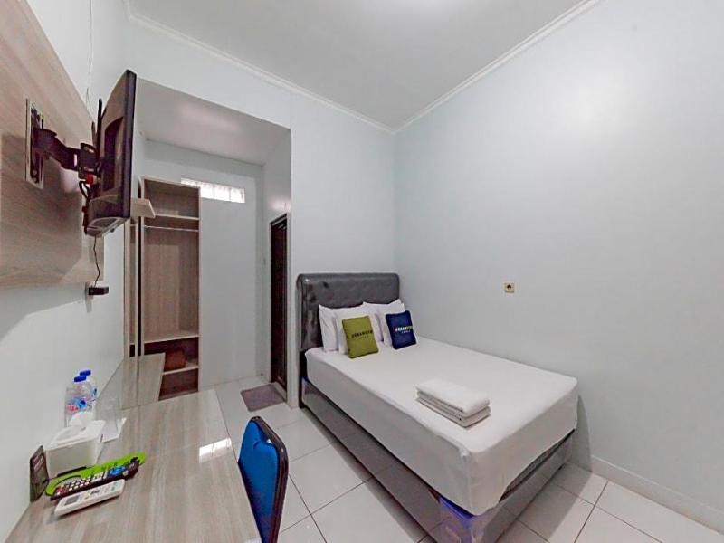 Urbanview Hotel Sunday Cirebon image