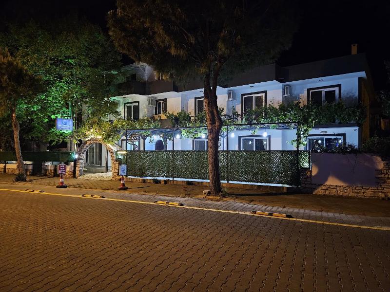 Moonlight Apart Hotel image