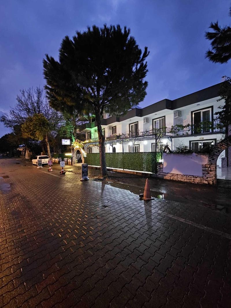 Moonlight Apart Hotel image