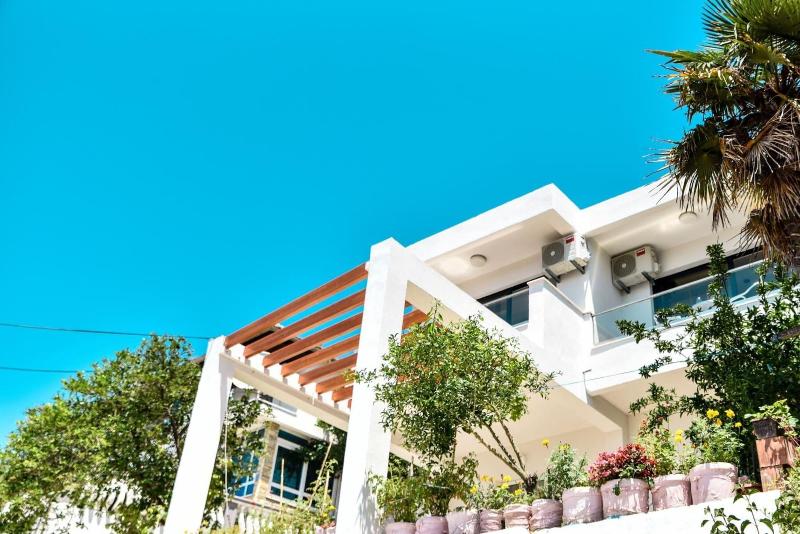 Casa Bianca image