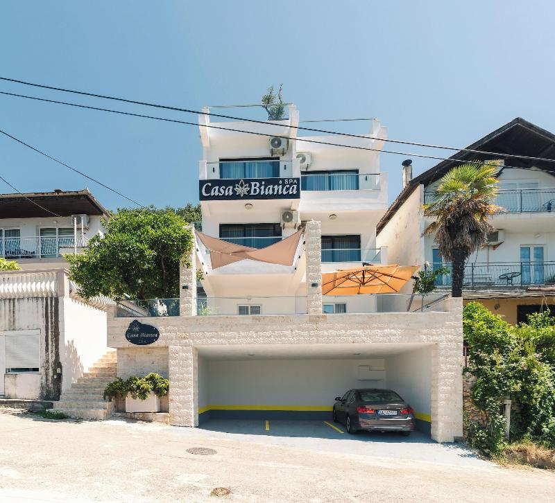 Casa Bianca image