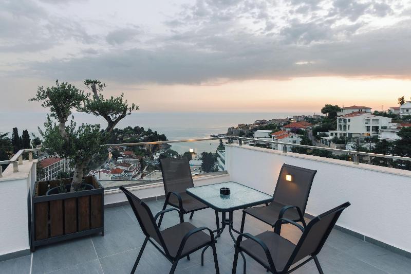 Casa Bianca image