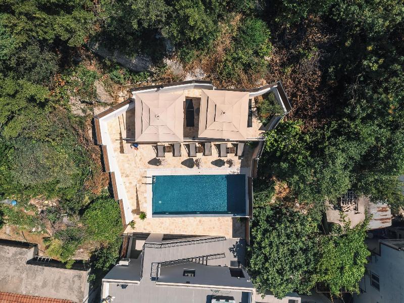 Casa Bianca image