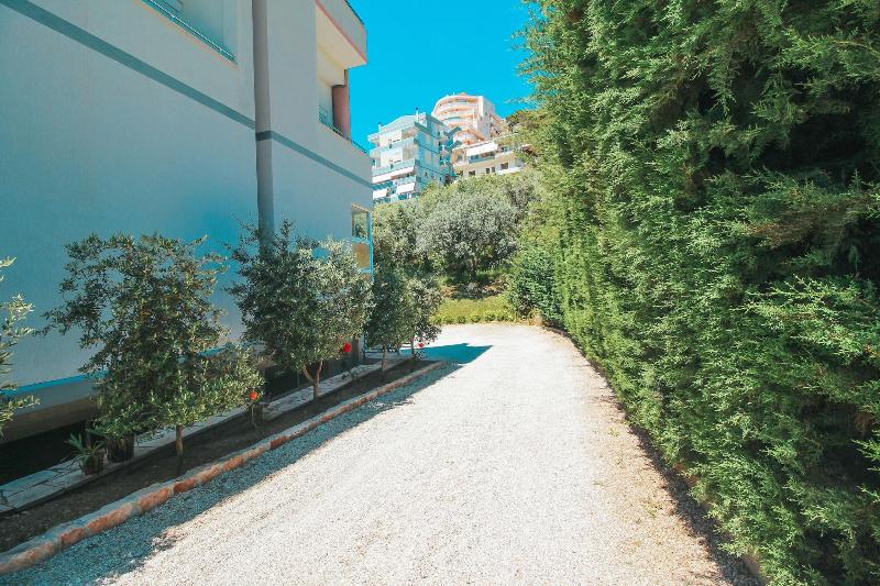 Villa Green Garden image