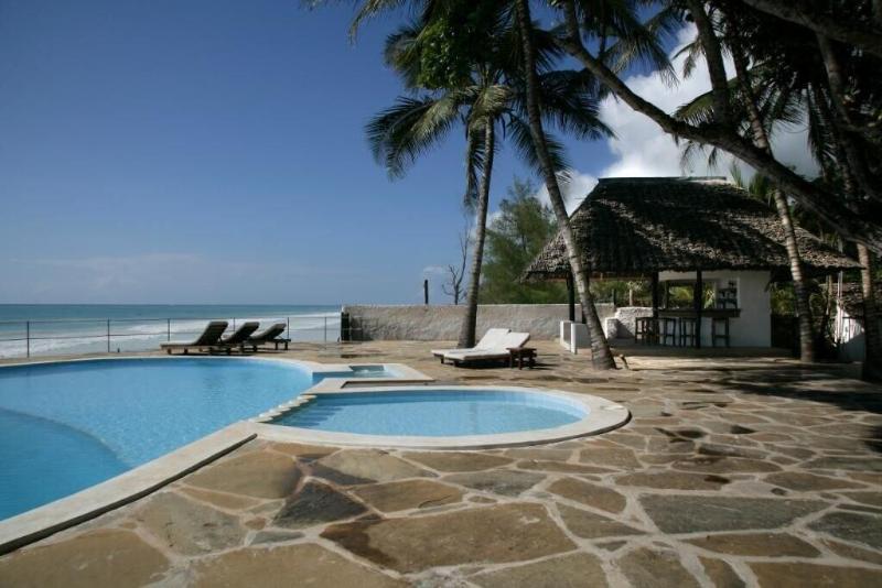 Kusini Beach Cottages — main photo
