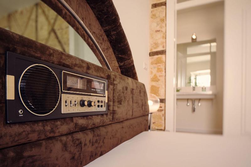 Lisbon Calling Rooms & Studio image