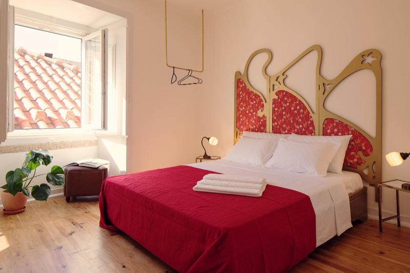 Lisbon Calling Rooms & Studio image