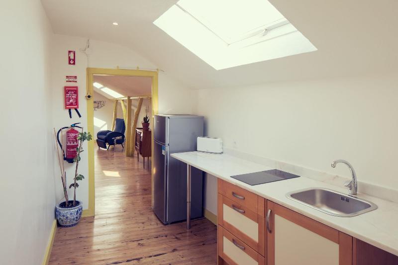 Lisbon Calling Rooms & Studio image