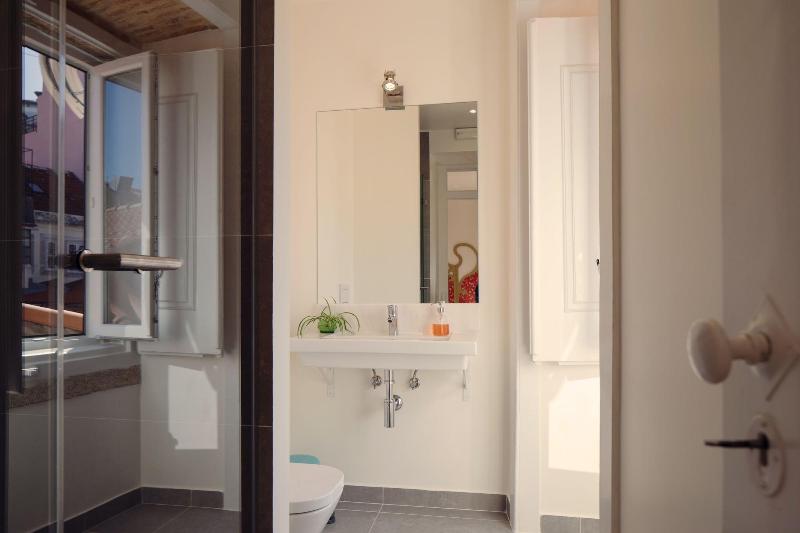Lisbon Calling Rooms & Studio image
