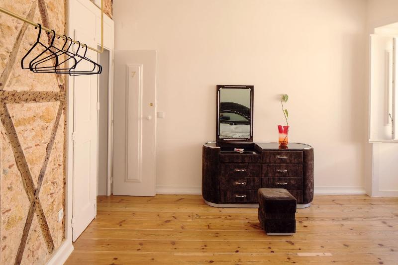 Lisbon Calling Rooms & Studio image