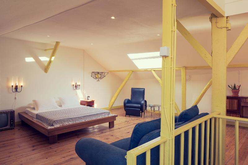 Lisbon Calling Rooms & Studio image