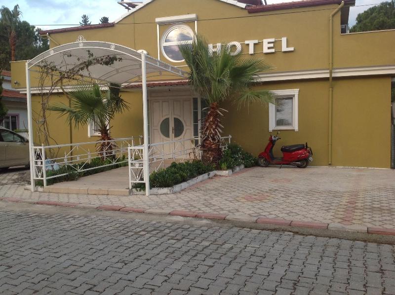 Berg Hotel — exterior view