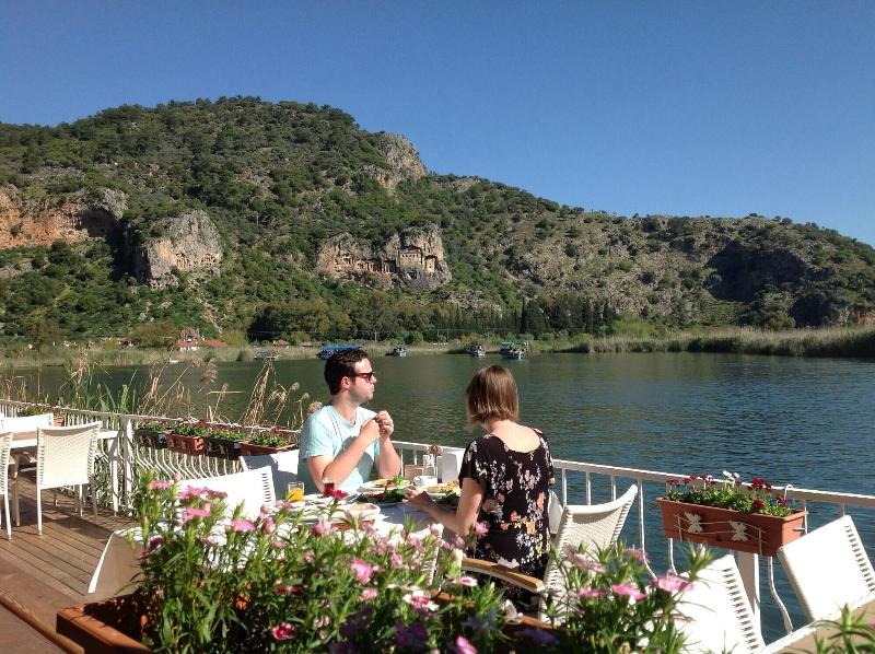 Berg Hotel image