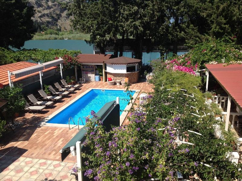 Berg Hotel image